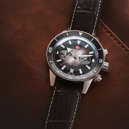 Luxoia - Rado Captain Cook Automatic Chronograph - R32145158