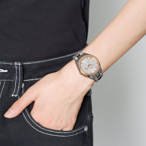 Luxoia - Rado HyperChrome Diamonds - R32052012