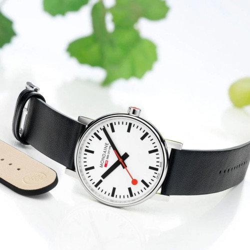 Luxoia - Mondaine Evo2 (40 mm) Vegan - MSE.40110.LBV